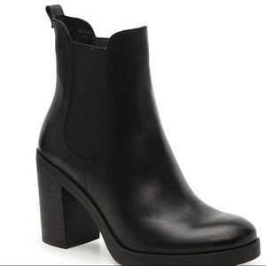 Crown vintage after hours Chelsea boots